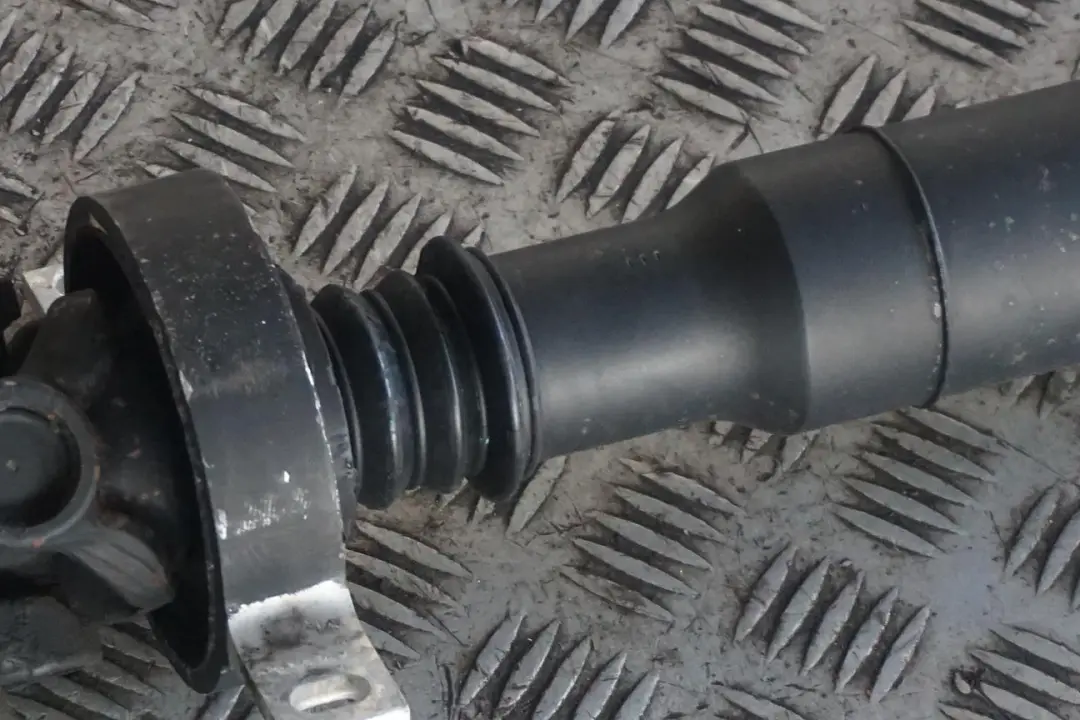 BMW 1 Reihe E82 E88 135i N54 Manualgetriebe Gelenkwelle Kardanwelle - SKU 7567933 - Teilenummer 7567933