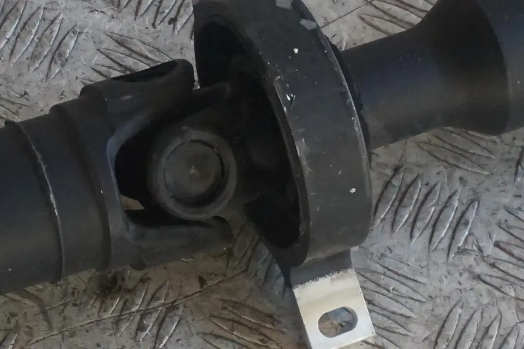 BMW 1 Series E82 E88 125i N52N Drive Prop Shaft Propshaft Manual - SKU 7567941 - Part number 7567941