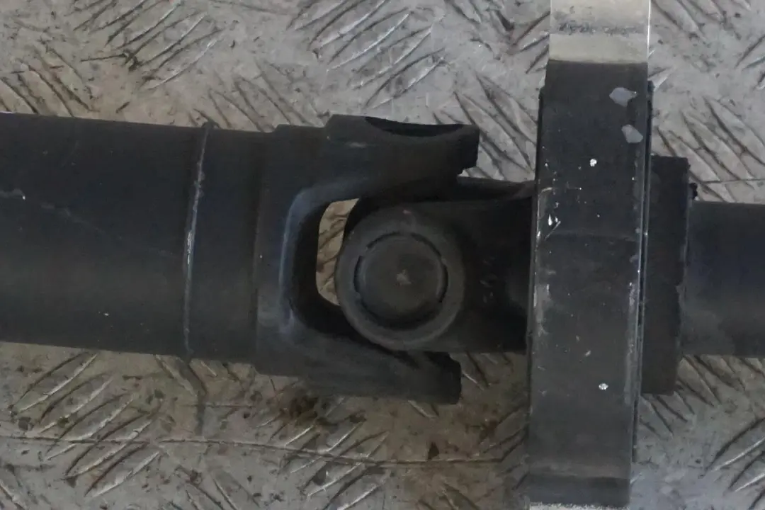 N52N Antriebswelle Kardanwelle Manuell für BMW E82 E88 125i mit Teilenummer 7567941 BMW E82 E88 125i N52N Antriebswelle Kardanwelle Manuell - SKU 7567941 - Teilenummer 7567941