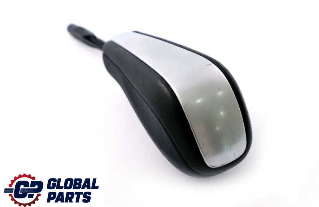 Wählhebelgriff Leder / Chromspange für BMW 1 er E81 E87 E90 E91 mit Teilenummer 7570652 BMW 1 er E81 E87 E90 E91 Wählhebelgriff Leder / Chromspange - SKU 7570652-1 - Teilenummer 7570652