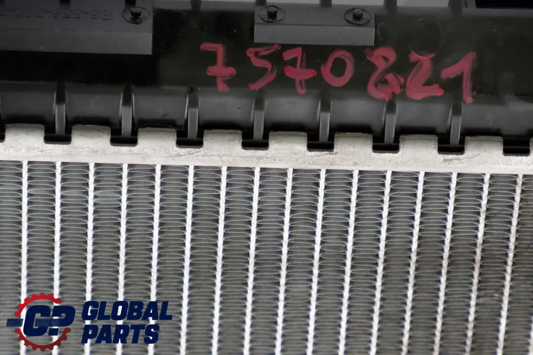 Kühler Wasserkühler Kühlmittelkühler Motorkühlung für MINI Cooper R50 R52 mit Teilenummer 7570821 MINI Cooper R50 R52 Kühler Wasserkühler Kühlmittelkühler Motorkühlung - SKU 7570821 - Teilenummer 7570821