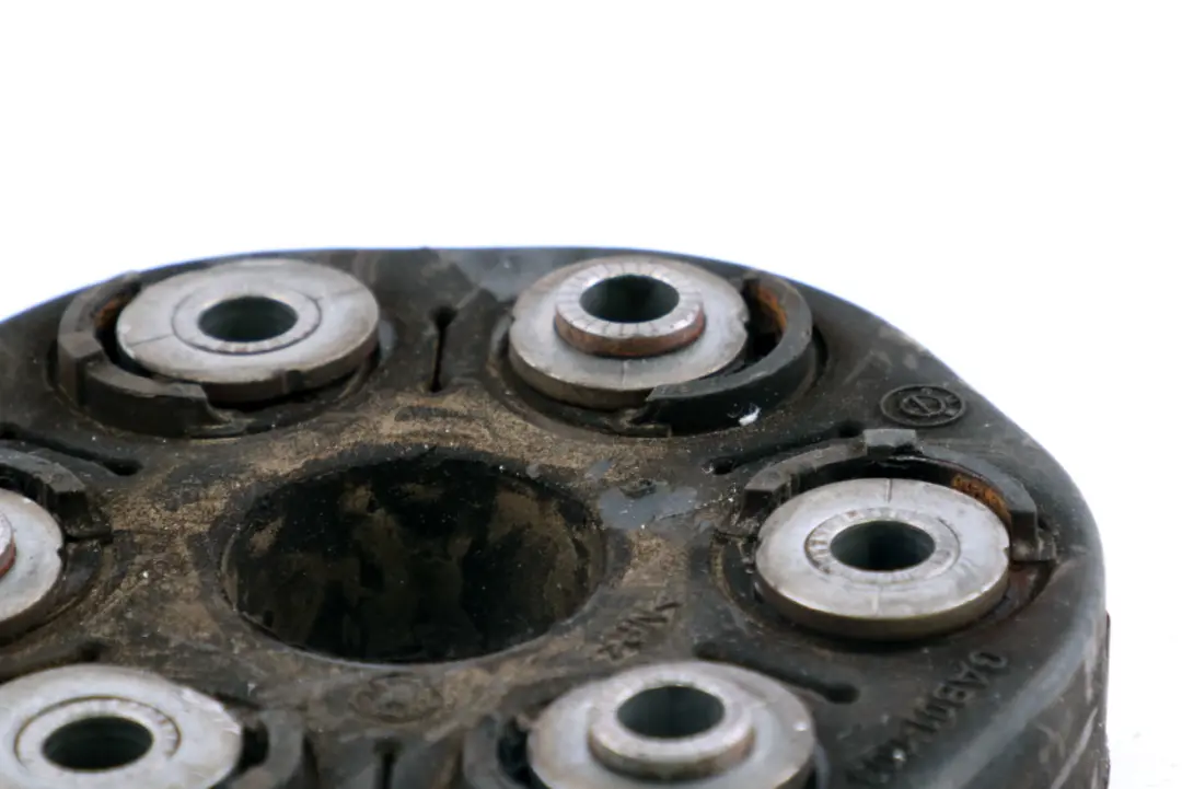 Łącznik Wału Przegub Guma do BMW E65 E66 E67 o numerze 1229754 BMW E65 E66 E67 Łącznik Wału Przegub Guma - SKU 7572664 - Numer Części 1229754