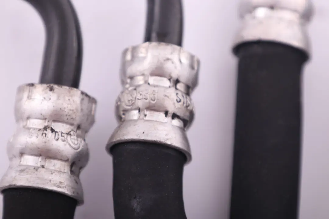  Tuyau Refroidissement D'Huile BMW E60 E61 E63 E65 Conduite Sortie 7534892 - SKU 7573106 - Numéro de pièce 7573106 7573107