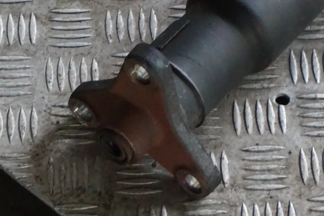 Eje transmisión caja cambios automática 7527622 para BMW E65 E66 730d con número de pieza 7573487 BMW E65 E66 730d Eje transmisión caja cambios automática 7527622 - SKU 7573487 - Número de pieza 7573487