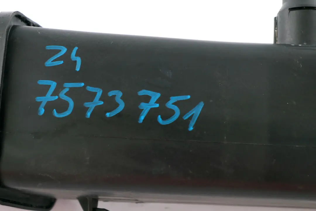 Vase D'Expansion Radiateur Essence 1711 pour BMW Z4 Serie E85 E86 à propos du numéro de pièce 7573751 BMW Z4 Serie E85 E86 Vase D'Expansion Radiateur Essence 1711 - SKU 7573751 - Numéro de pièce 7573751