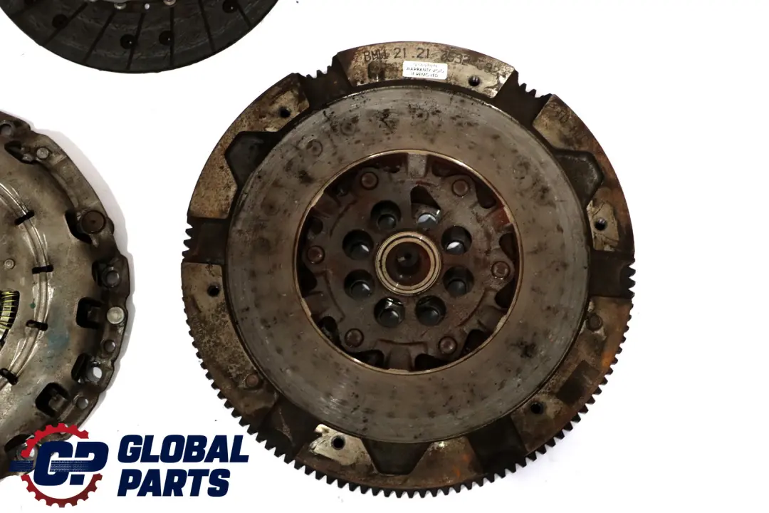 M57N2 Kit d'embrayage double volant moteur masse pour BMW E90 E91 E92 E93 330d à propos du numéro de pièce 7573791 BMW E90 E91 E92 E93 330d M57N2 Kit d'embrayage double volant moteur masse - SKU 7573791 - Numéro de pièce 7573791