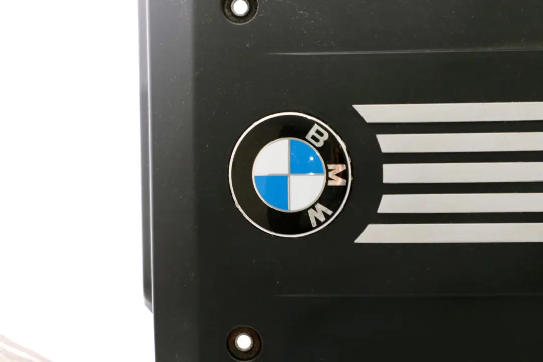 N52N Engine Top Cover to BMW E60 LCI E81 E90 E91 E92 Petrol with Part number 7575032 BMW E60 LCI E81 E90 E91 E92 Petrol N52N Engine Top Cover - SKU 7575032 - Part number 7575032