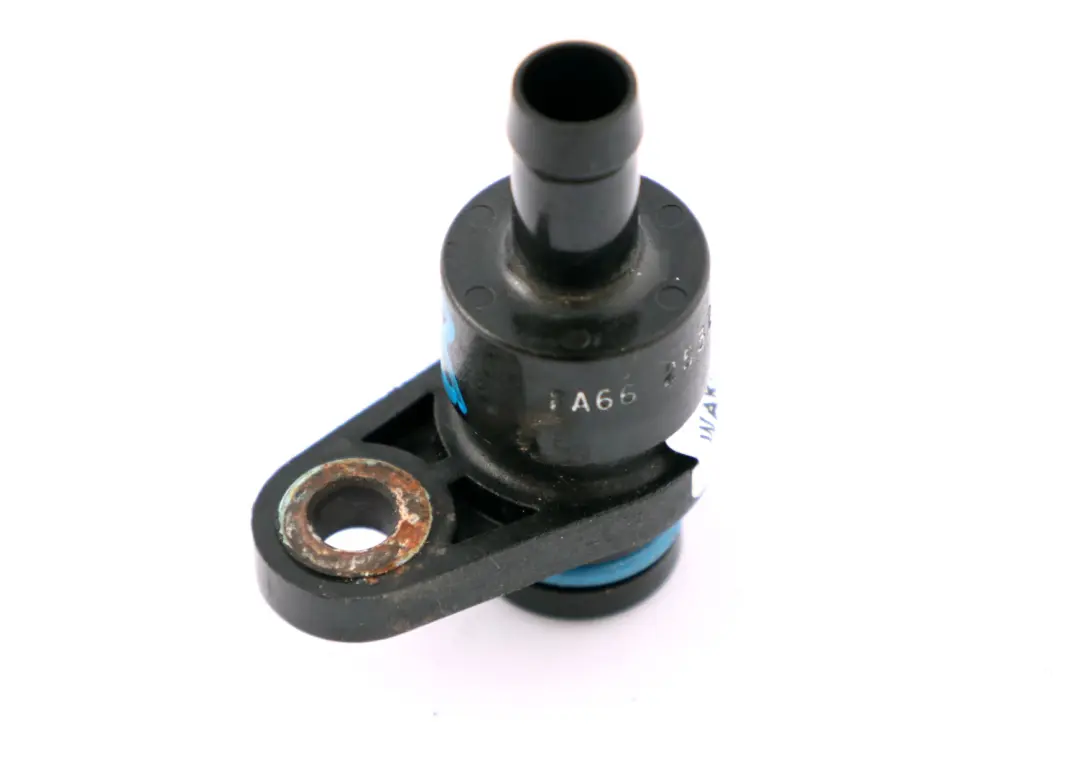 Cache-culasse moteur Vanne d'aeration carter vilebrequin Mini Cooper R50 R52 R53 - SKU 7577568 - Numéro de pièce 7577568