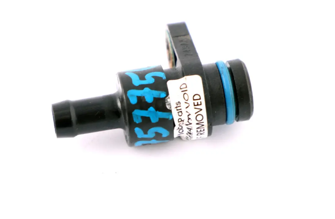 Kurbelgehäuseentlüftungsventil für BMW MINI Cooper One R50 R52 R53 mit Teilenummer 7577568 BMW MINI Cooper One R50 R52 R53 Kurbelgehäuseentlüftungsventil - SKU 7577568 - Teilenummer 7577568