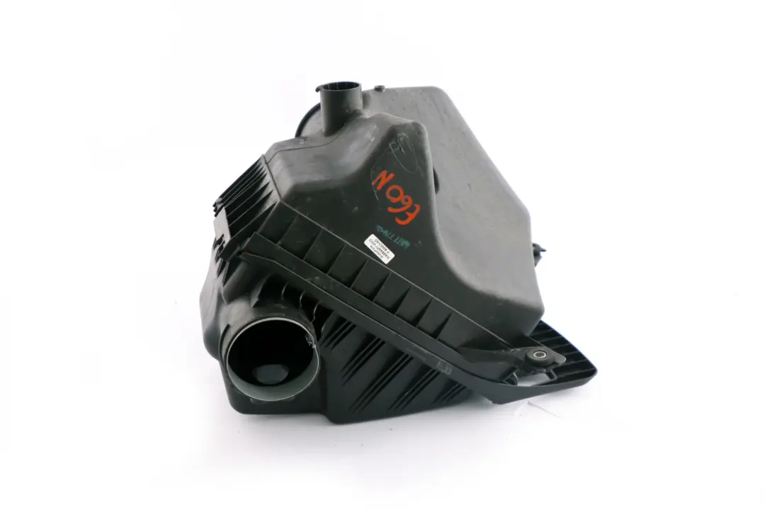 Filtro De Aire Caja De Admision Silenciador para BMW E60 E61 E63 E64 LCI con número de pieza 7577779 BMW E60 E61 E63 E64 LCI Filtro De Aire Caja De Admision Silenciador - SKU 7577779 - Número de pieza 7577779