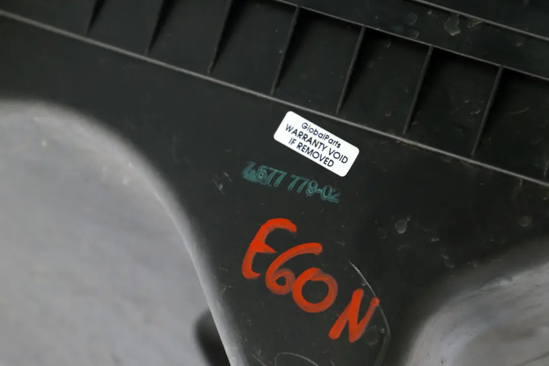 Boite à Filtre à Air Silencieux Admission pour BMW E60 E61 E63 E64 LCI à propos du numéro de pièce 7577779 BMW E60 E61 E63 E64 LCI Boite à Filtre à Air Silencieux Admission - SKU 7577779 - Numéro de pièce 7577779