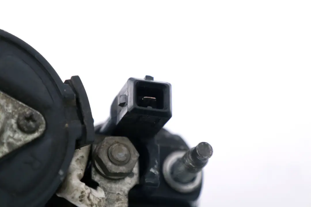 0,95 KW Engine Starter Motor to BMW Mini Cooper Clubman R55 R56 with Part number 7582309 BMW Mini Cooper Clubman R55 R56 0,95 KW Engine Starter Motor - SKU 7582309 - Part number 7582309