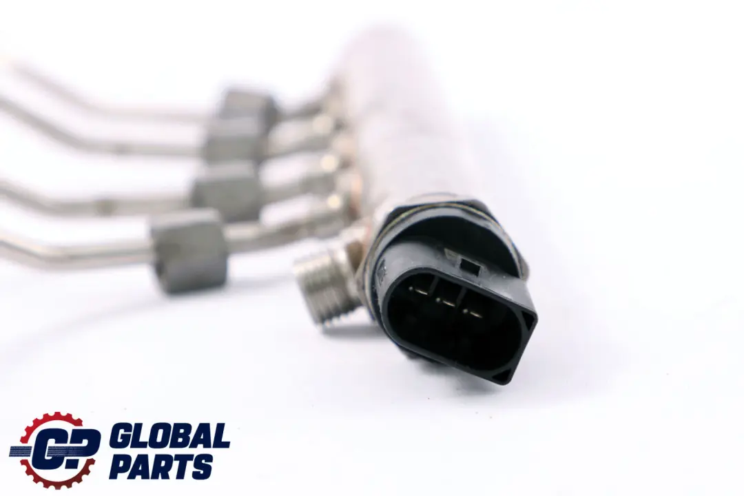 Rampe D'Injection Haute Pression Essence pour BMW F10 F20 F21 F30 LCI à propos du numéro de pièce 7585411 BMW F10 F20 F21 F30 LCI Rampe D'Injection Haute Pression Essence - SKU 7585411 - Numéro de pièce 7585411