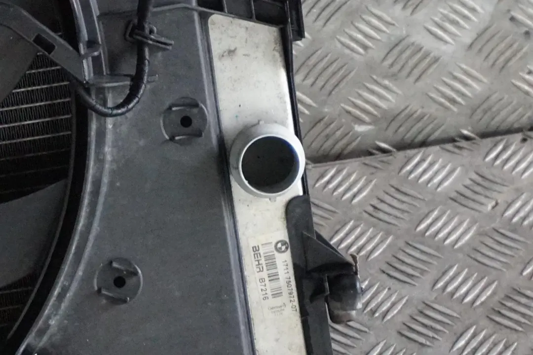 BMW 5 6 E60 E61 E63 E64 545i 645i N62 Kühlerlüfter Lüfterzarge 600W Benzin - SKU 7585440-2 - Teilenummer 7585440