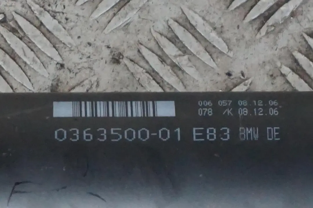 Reihe E83 3.0d M57N2 Gelenkwelle Kardanwelle Hinten L=1252MM für BMW X3 mit Teilenummer 7585939 BMW X3 Reihe E83 3.0d M57N2 Gelenkwelle Kardanwelle Hinten L=1252MM - SKU 7585939-1 - Teilenummer 7585939