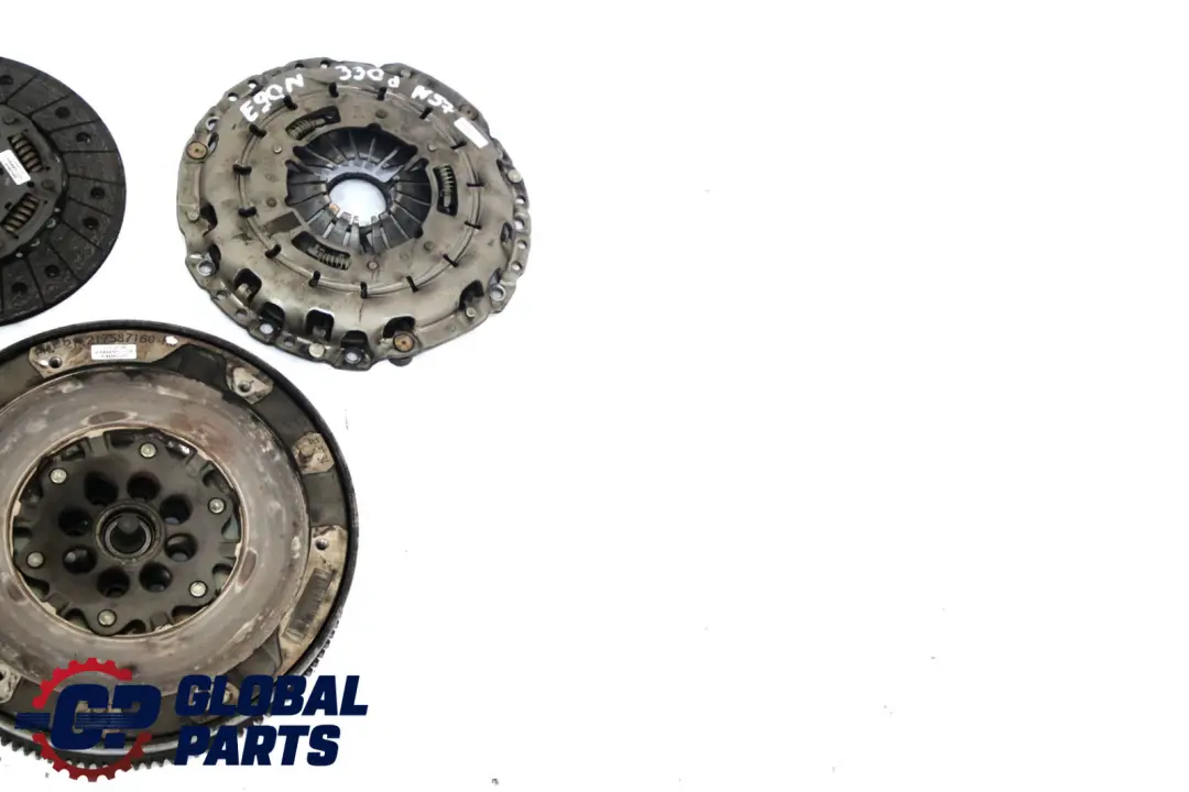 N57 Kit de embrague de doble volante para BMW E90 E91 LCI E92 325d 330d con número de pieza 7587160 BMW E90 E91 LCI E92 325d 330d N57 Kit de embrague de doble volante - SKU 7587160 - Número de pieza 7587160