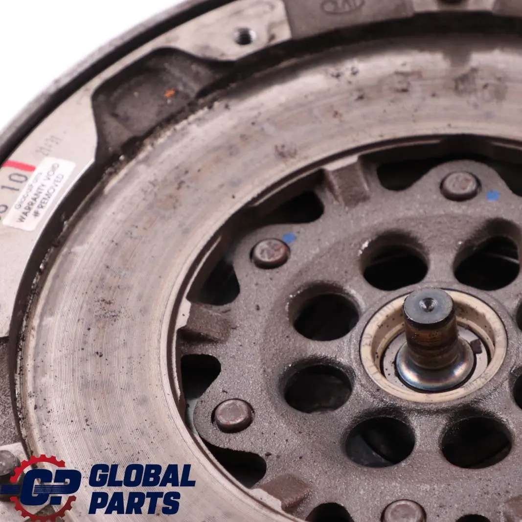 N47S Zweimassenschwungrad Kupplungssatz für BMW E81 E82 E87 LCI E88 123d Diesel mit Teilenummer 7589445 BMW E81 E82 E87 LCI E88 123d Diesel N47S Zweimassenschwungrad Kupplungssatz - SKU 7589445 - Teilenummer 7589445