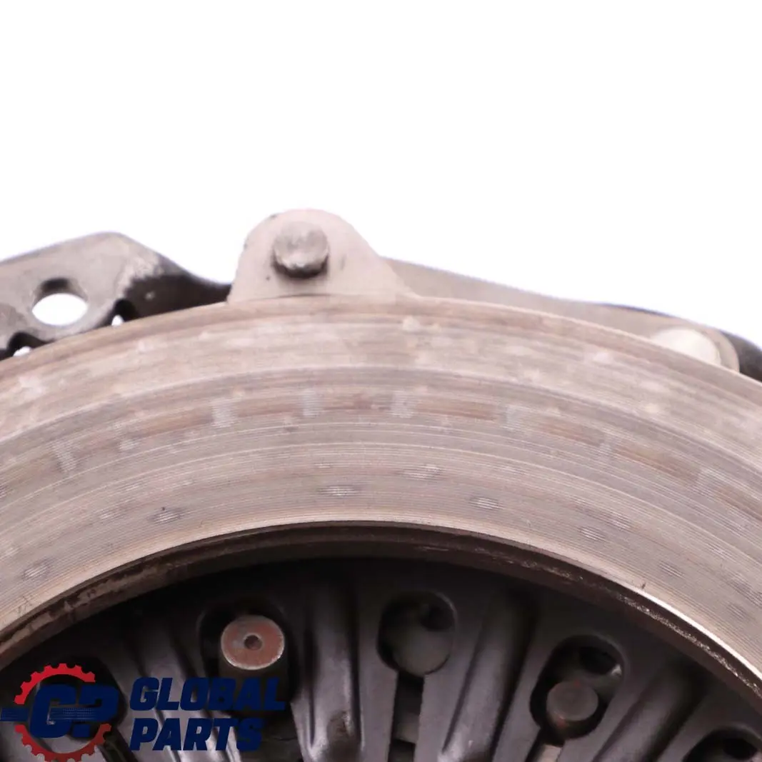 N47S Kit Frizione A Doppia Massa per BMW E81 E82 E87 LCI E88 123d Diesel con numero di parte 7589445 BMW E81 E82 E87 LCI E88 123d Diesel N47S Kit Frizione A Doppia Massa - SKU 7589445 - Numero di parte 7589445