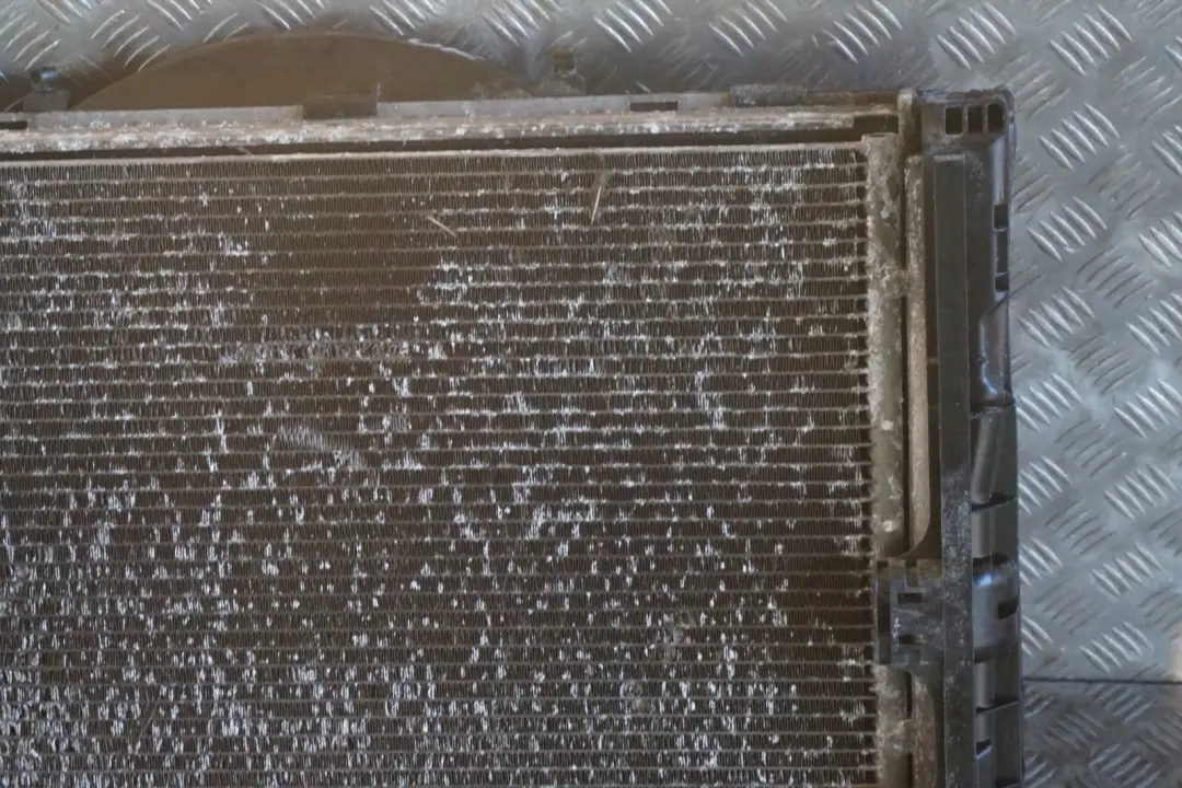 Complete Radiator Pack Fan Petrol 400W Automatic to BMW 1 3 Series E81 E87 E90 with Part number 7590699 BMW 1 3 Series E81 E87 E90 Complete Radiator Pack Fan Petrol 400W Automatic - SKU 7590699-1 - Part number 7590699