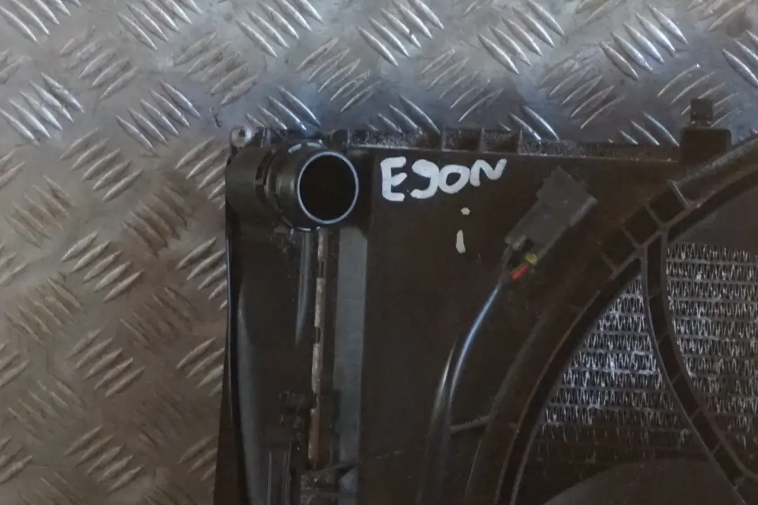 Lüfterzarge Mit Lüfter Benzin 400W Automatic für BMW 1 3 er E81 E87 E90 mit Teilenummer 7590699 BMW 1 3 er E81 E87 E90 Lüfterzarge Mit Lüfter Benzin 400W Automatic - SKU 7590699-1 - Teilenummer 7590699