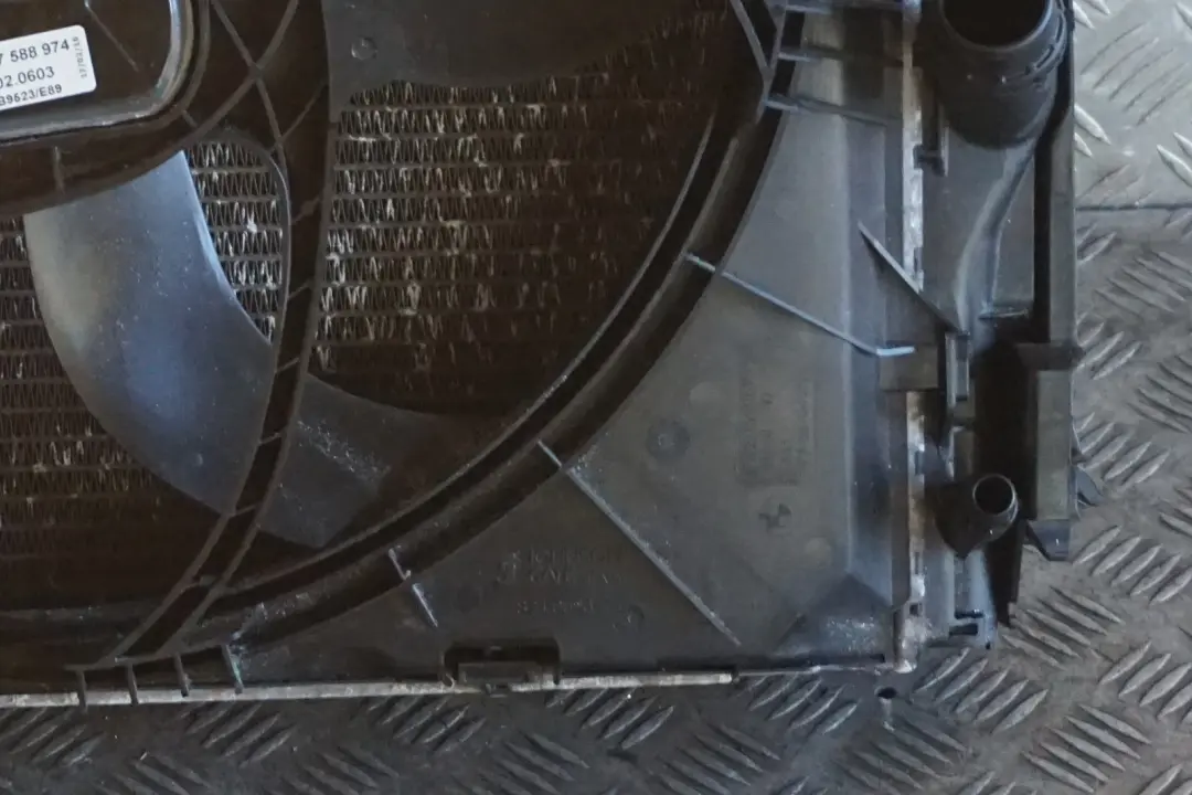 Complete Radiator Pack Fan Petrol 400W Automatic to BMW 1 3 Series E81 E87 E90 with Part number 7590699 BMW 1 3 Series E81 E87 E90 Complete Radiator Pack Fan Petrol 400W Automatic - SKU 7590699-1 - Part number 7590699