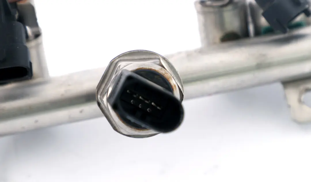 Listwa Wtryskowa Wtryskiwacze Czujnik do BMW F20 F30 Mini R56 LCI N13 o numerze 7592426 BMW F20 F30 Mini R56 LCI N13 Listwa Wtryskowa Wtryskiwacze Czujnik - SKU 7592426-1 - Numer Części 7592426