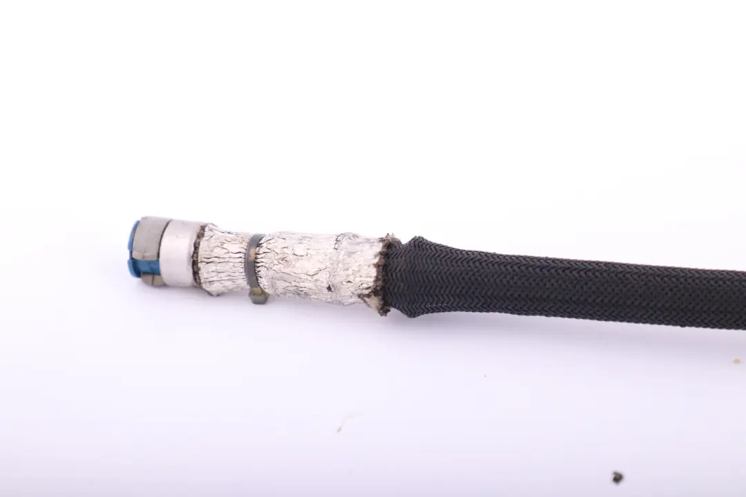 N53 N54 Tuyau de Carburant Essence pour BMW E88 E90 E60 LCI à propos du numéro de pièce 7594825 BMW E88 E90 E60 LCI N53 N54 Tuyau de Carburant Essence - SKU 7594825 - Numéro de pièce 7594825