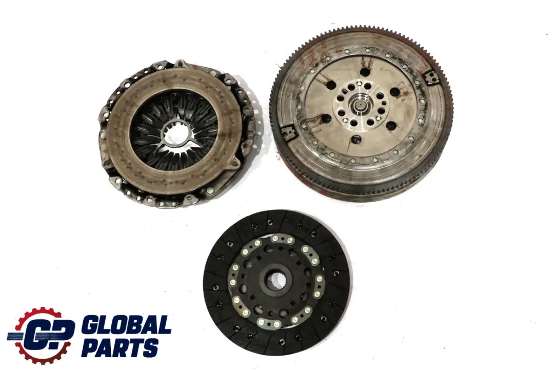 N47N Kit d'embrayage à double volant d'inertie pour BMW E90 E91 E92 LCI 320d Diesel à propos du numéro de pièce 7594958 BMW E90 E91 E92 LCI 320d Diesel N47N Kit d'embrayage à double volant d'inertie - SKU 7594958 - Numéro de pièce 7594958