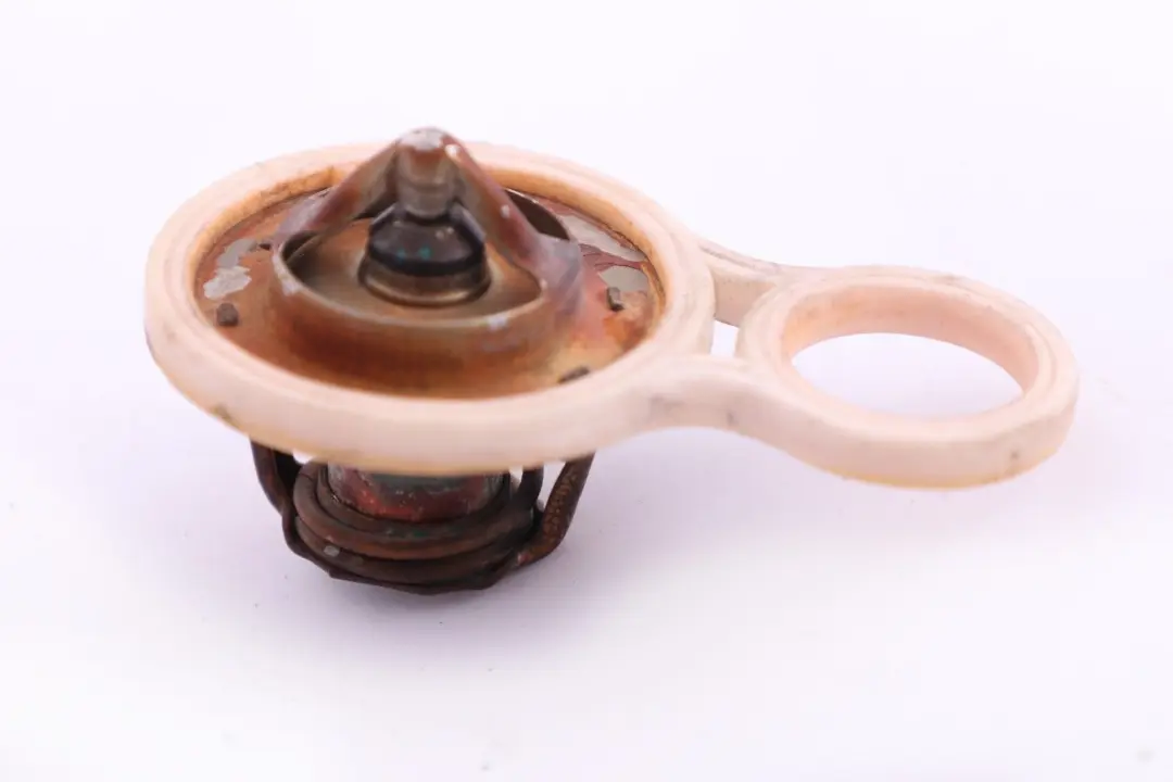 Thermostat With Gasket Coolant Unit to Mini R50 R52 R53 with Part number 7596787 Mini R50 R52 R53 Thermostat With Gasket Coolant Unit - SKU 7596787 - Part number 7596787