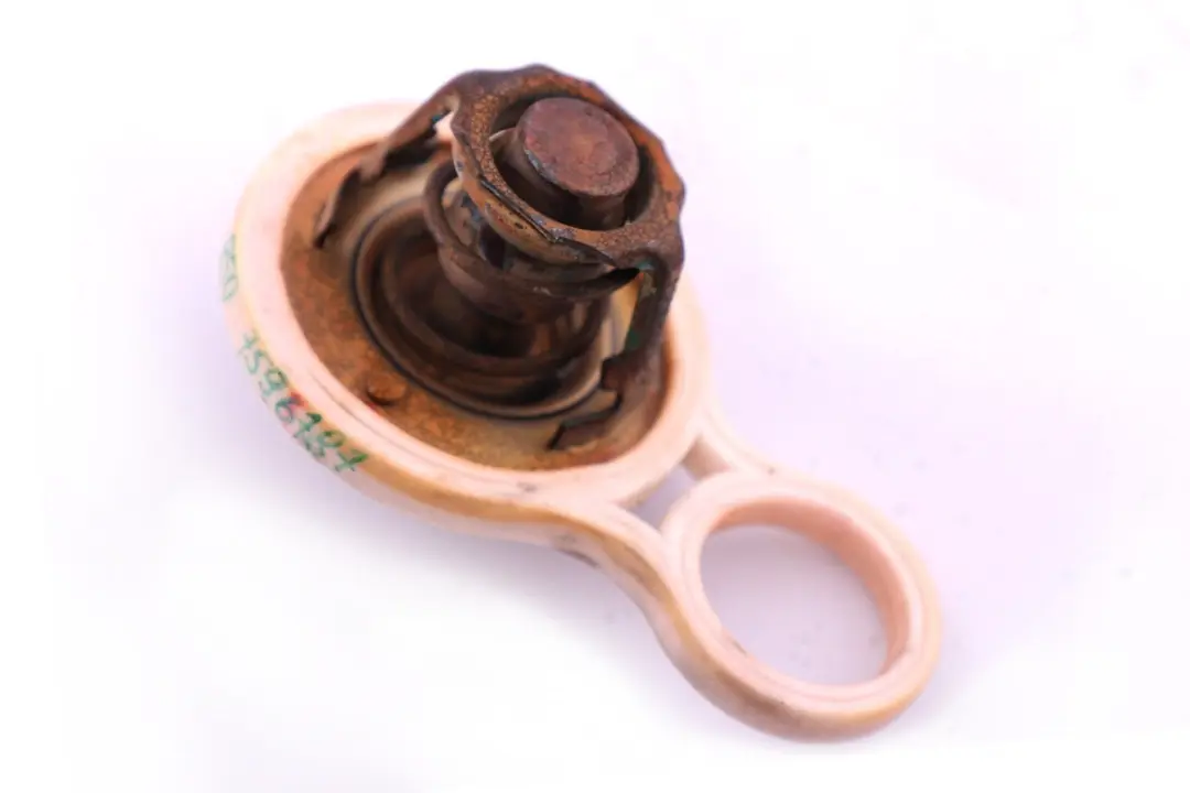 Thermostat With Gasket Coolant Unit to Mini R50 R52 R53 with Part number 7596787 Mini R50 R52 R53 Thermostat With Gasket Coolant Unit - SKU 7596787 - Part number 7596787