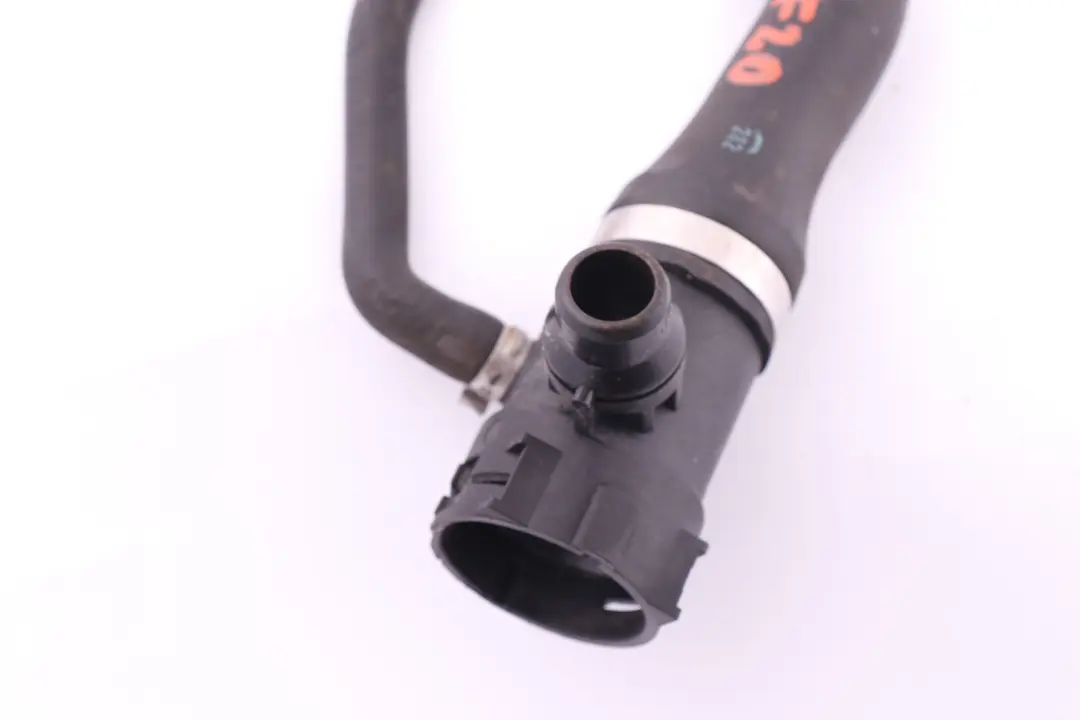 Rura Wąż Przewód Wody Chłodnicy do BMW F20 F30 F31 o numerze 7596833 BMW F20 F30 F31 Rura Wąż Przewód Wody Chłodnicy - SKU 7596832 - Numer Części 7596833