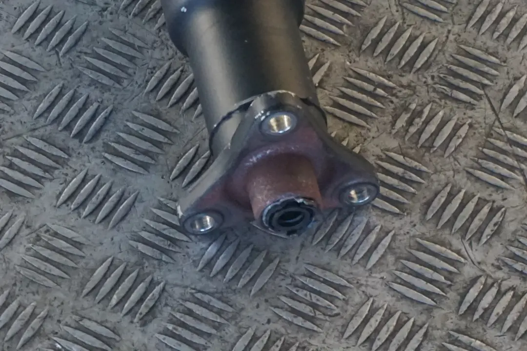 N52N Drive Shaft Prop Shaft Propshaft Automatic to BMW Z4 Series E89 23i 30i with Part number 7599423 BMW Z4 Series E89 23i 30i N52N Drive Shaft Prop Shaft Propshaft Automatic - SKU 7599423 - Part number 7599423