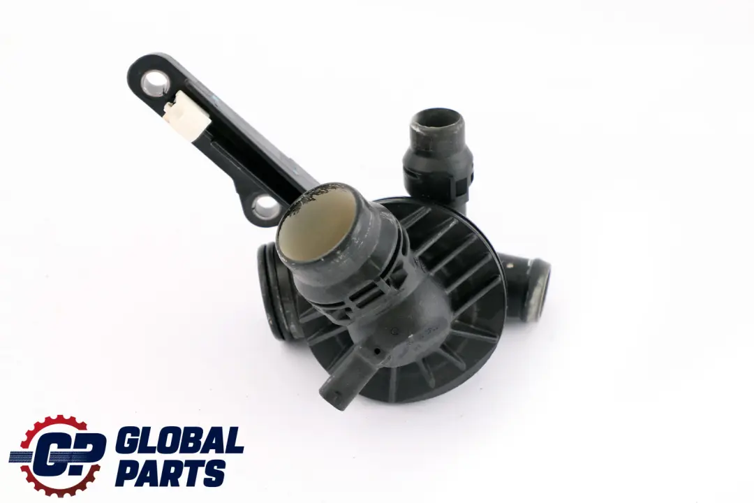 Scatola Alloggiamento Termostato Benzina per BMW F20 F21 F30 F31 N13 con numero di parte 7600584 BMW F20 F21 F30 F31 N13 Scatola Alloggiamento Termostato Benzina - SKU 7600584 - Numero di parte 7600584