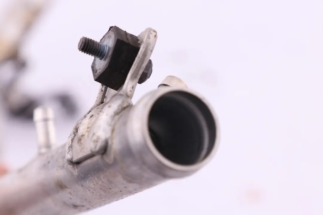 Przewód Wąż Rura Wody do BMW F20 F21 F30 F31 N13 o numerze 7600594 BMW F20 F21 F30 F31 N13 Przewód Wąż Rura Wody - SKU 7600594 - Numer Części 7600594