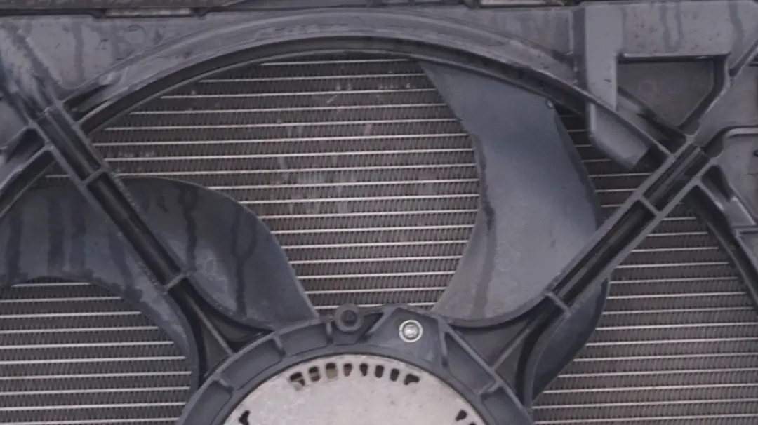 BMW 5 6 Series E60 E61 E63 LCI N53 Complete Petrol Radiator Fan Housing 400W - SKU 7603762 - Part number 7603762