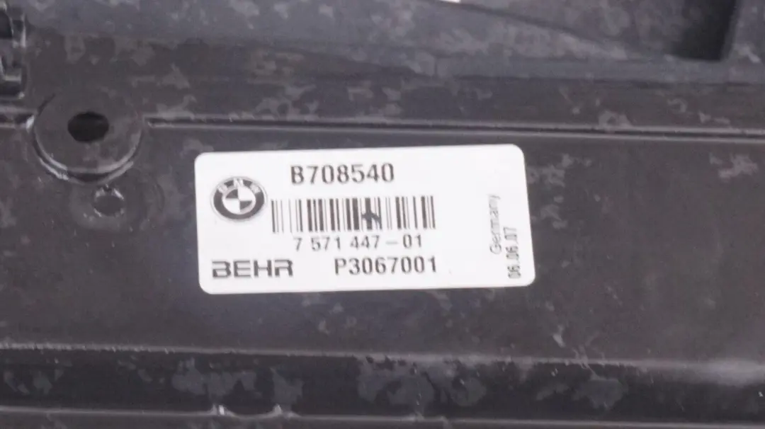 N53 Lüfterzarge Mit Lüfter 400W für BMW 5 6 er E60 E61 E63 LCI mit Teilenummer 7603762 BMW 5 6 er E60 E61 E63 LCI N53 Lüfterzarge Mit Lüfter 400W - SKU 7603762 - Teilenummer 7603762