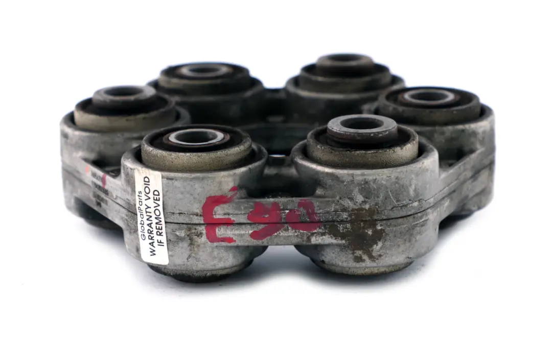 Łącznik Guma Wału Tłumik do BMW E81 E90 F10 F20 F30 o numerze 7605629 BMW E81 E90 F10 F20 F30 Łącznik Guma Wału Tłumik - SKU 7605629 - Numer Części 7605629