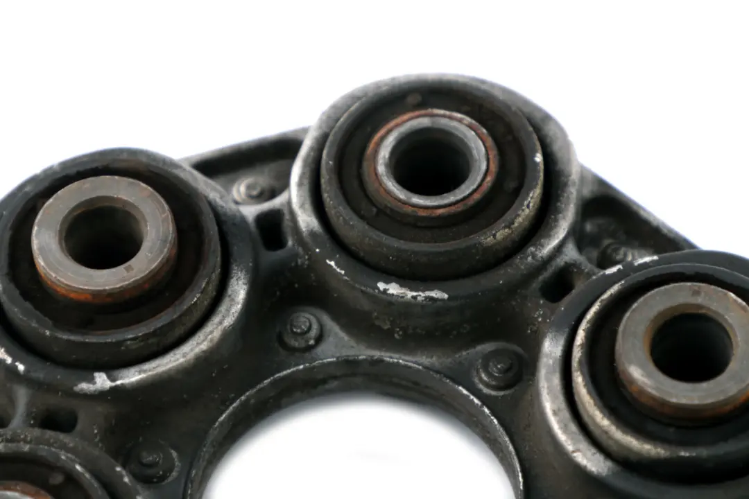 Łącznik Guma Wału Tłumik do BMW E81 E90 F10 F20 F30 o numerze 7605629 BMW E81 E90 F10 F20 F30 Łącznik Guma Wału Tłumik - SKU 7605629 - Numer Części 7605629