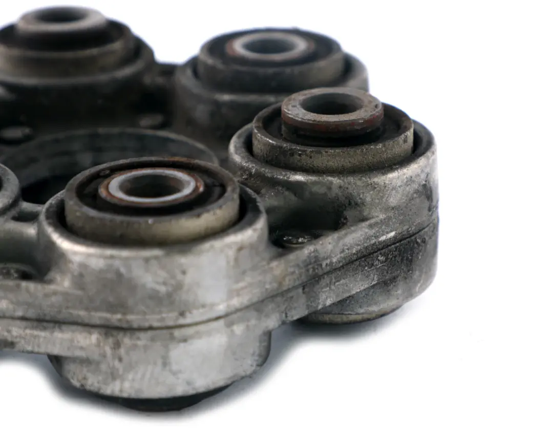 BMW E81 E90 F10 F20 F30 Giunto Di Trasmissione A Disco Ciambella - SKU 7605629 - Numero di parte 7605629