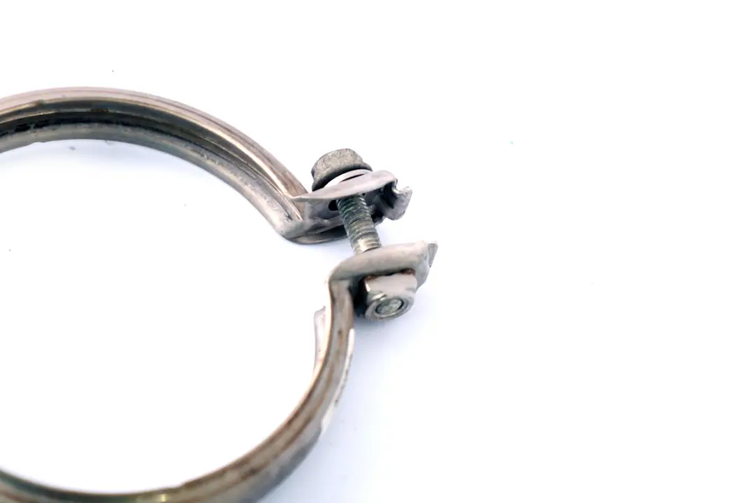 Abrazadera De escape del motor para Mini Cooper F54 F55 F56 F57 F60 con número de pieza 7606136 Mini Cooper F54 F55 F56 F57 F60 Abrazadera De escape del motor - SKU 7606136 - Número de pieza 7606136