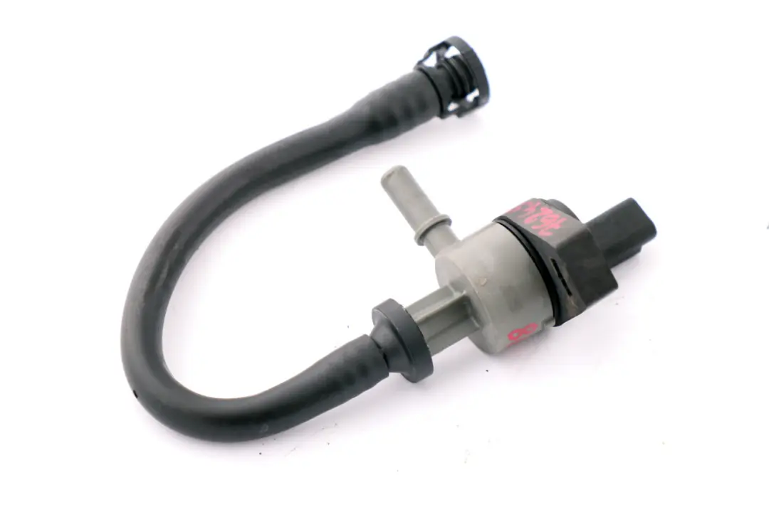 Valvua de Purga del Deposito de Inyeccion 7595575 para Mini Cooper S R55 R56 LCI N18 con número de pieza 7624538 Mini Cooper S R55 R56 LCI N18 Valvua de Purga del Deposito de Inyeccion 7595575 - SKU 7624542 - Número de pieza 7624538