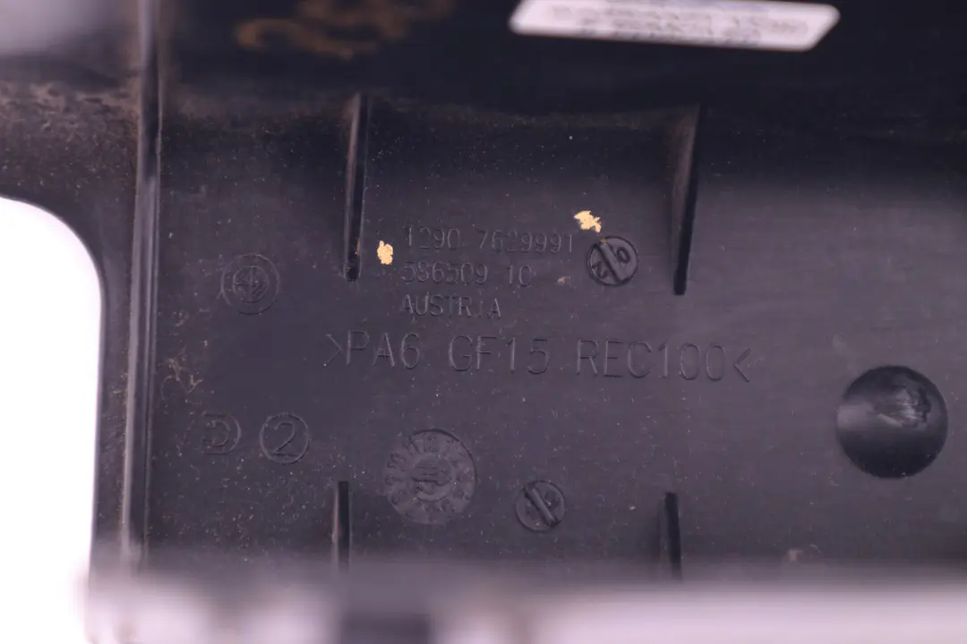 E56 Pokrywa Osłona Modułu Komputera do BMW E50 R52 o numerze 7629991 BMW E50 R52 E56 Pokrywa Osłona Modułu Komputera - SKU 7629991 - Numer Części 7629991