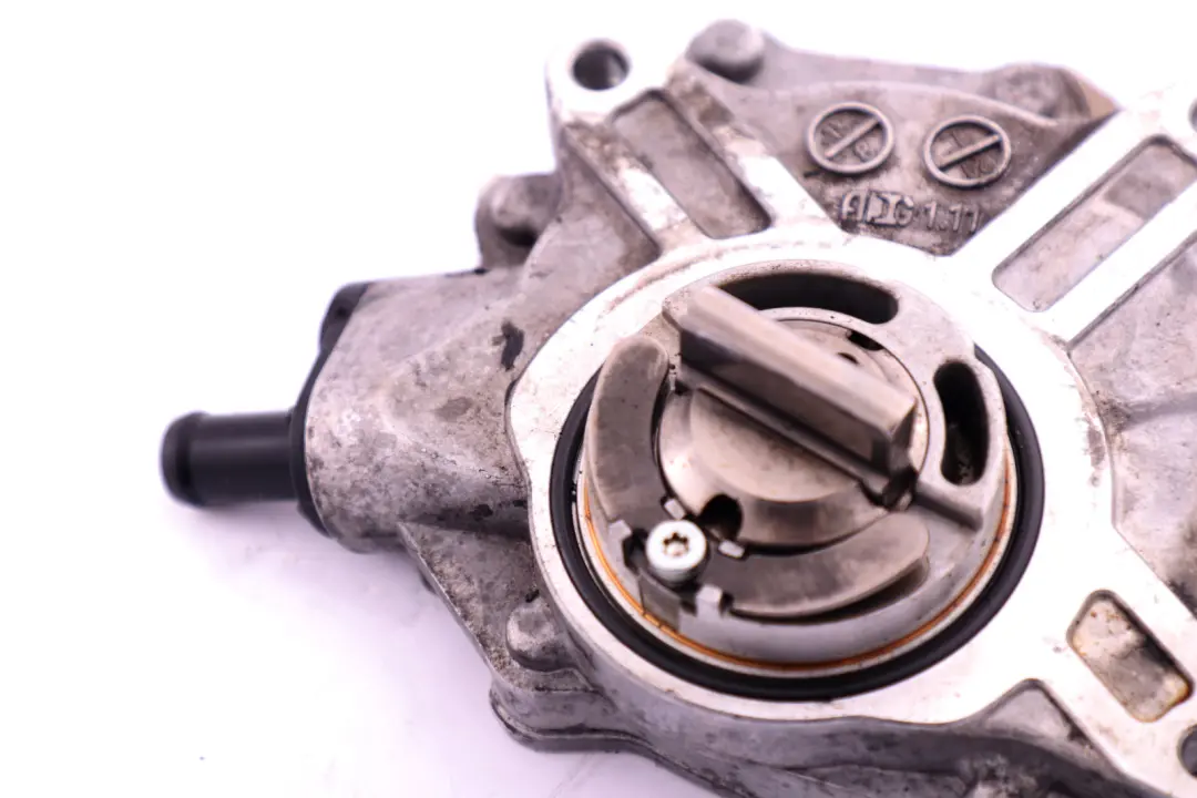 N46 Cylinder head Vacuum pump to BMW E46 E60 E87 E90 Petrol with Part number 11667542498 BMW E46 E60 E87 E90 Petrol N46 Cylinder head Vacuum pump - SKU 7635656 - Part number 11667542498