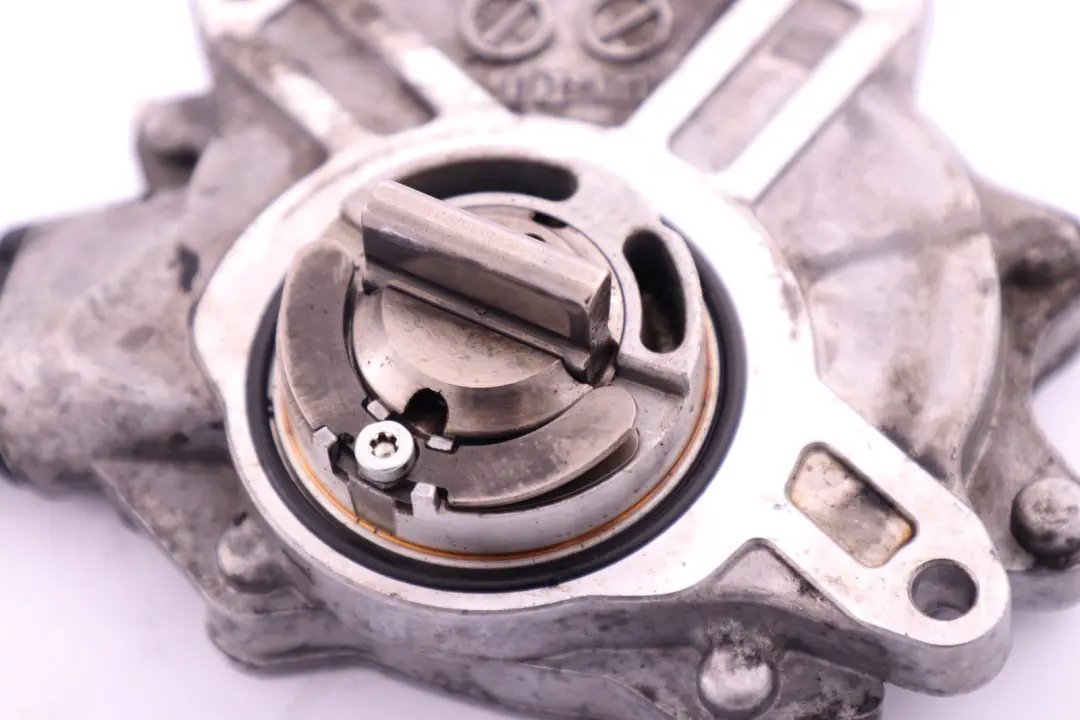 BMW E46 E60 E87 E90 Essence N46 Culasse Pompe à Vide - SKU 7635656 - Numéro de pièce 11667542498