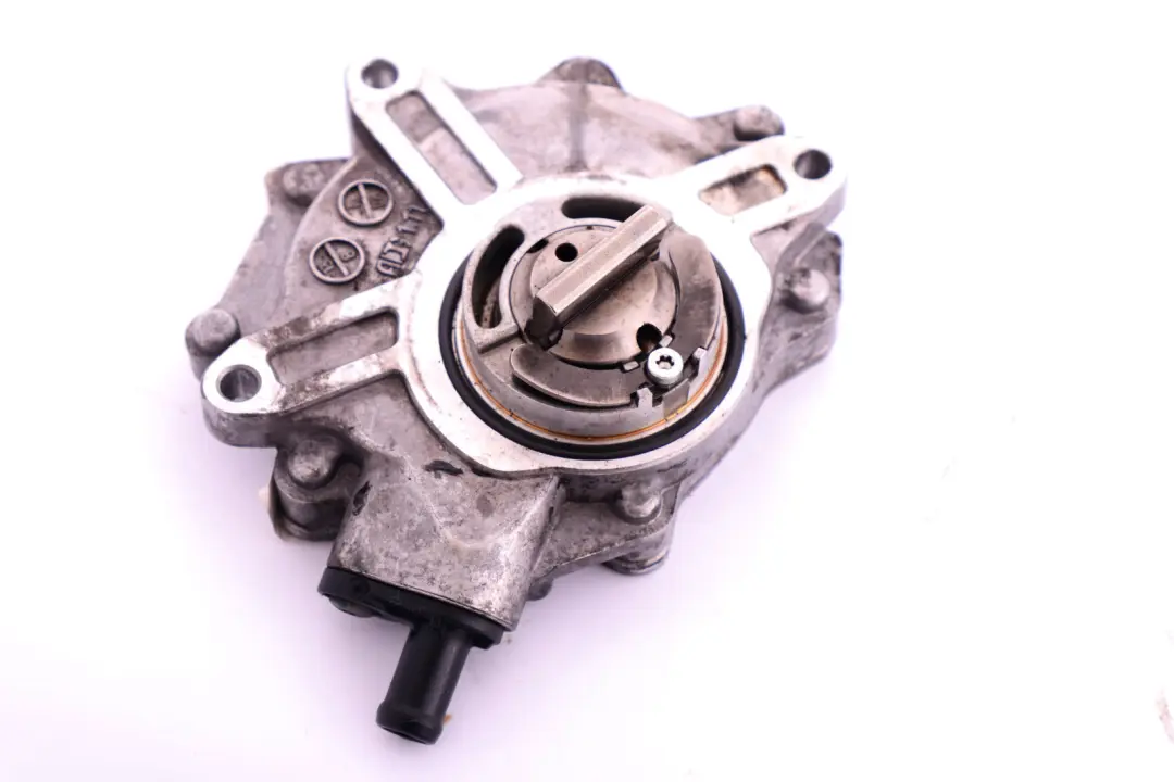 BMW E46 E60 E87 E90 Essence N46 Culasse Pompe à Vide - SKU 7635656 - Numéro de pièce 11667542498