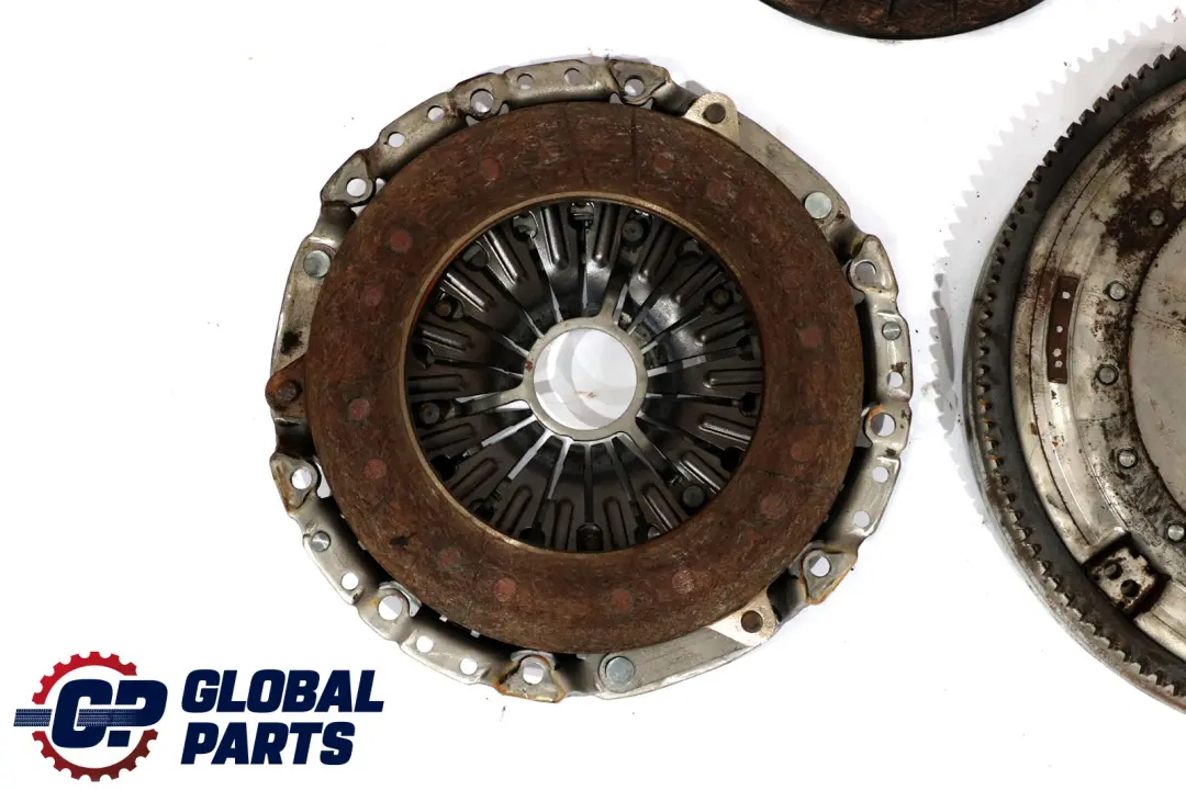 N47 Kit Frizione A Doppia Massa Con Volano Doppio per BMW E87 LCI E90 120d 320d con numero di parte 7637279 BMW E87 LCI E90 120d 320d N47 Kit Frizione A Doppia Massa Con Volano Doppio - SKU 7638466 - Numero di parte 7637279