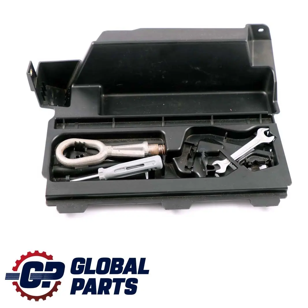 Supporto Triangolo D'Avvertimento Baule Cover Tool Box Gancio Traino per BMW E91 con numero di parte 7141859 BMW E91 Supporto Triangolo D'Avvertimento Baule Cover Tool Box Gancio Traino - SKU 77141859 - Numero di parte 7141859