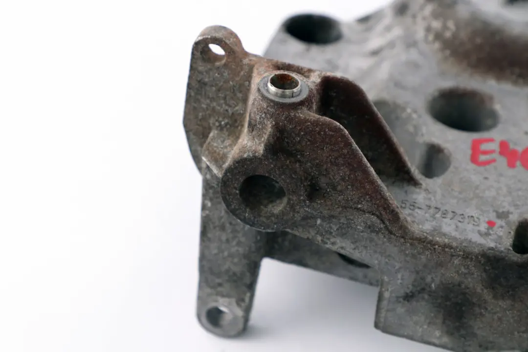 Climate Compressor Supporting Bracket to BMW 3 Series E46 with Part number 7787319 BMW 3 Series E46 Climate Compressor Supporting Bracket - SKU 7787319 - Part number 7787319