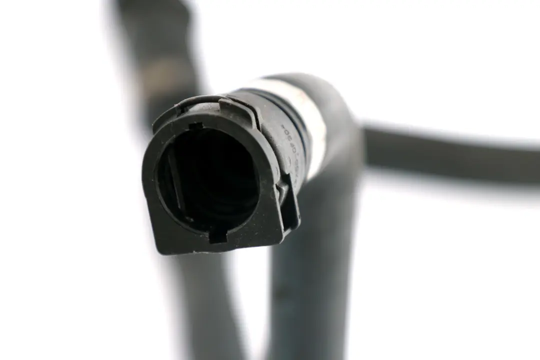 Refrigerante Manguera Tubo De Agua para BMW E60 E61 E63 E64 LCI Motor con número de pieza 7787456 BMW E60 E61 E63 E64 LCI Motor Refrigerante Manguera Tubo De Agua - SKU 7787456 - Número de pieza 7787456