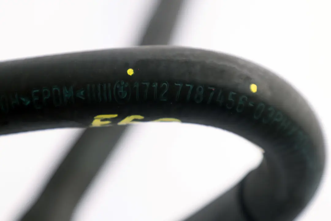 Przewód Wąż Rura Chłodnicy Wody do BMW E60 E61 E63 E64 LCI o numerze 7787456 BMW E60 E61 E63 E64 LCI Przewód Wąż Rura Chłodnicy Wody - SKU 7787456 - Numer Części 7787456